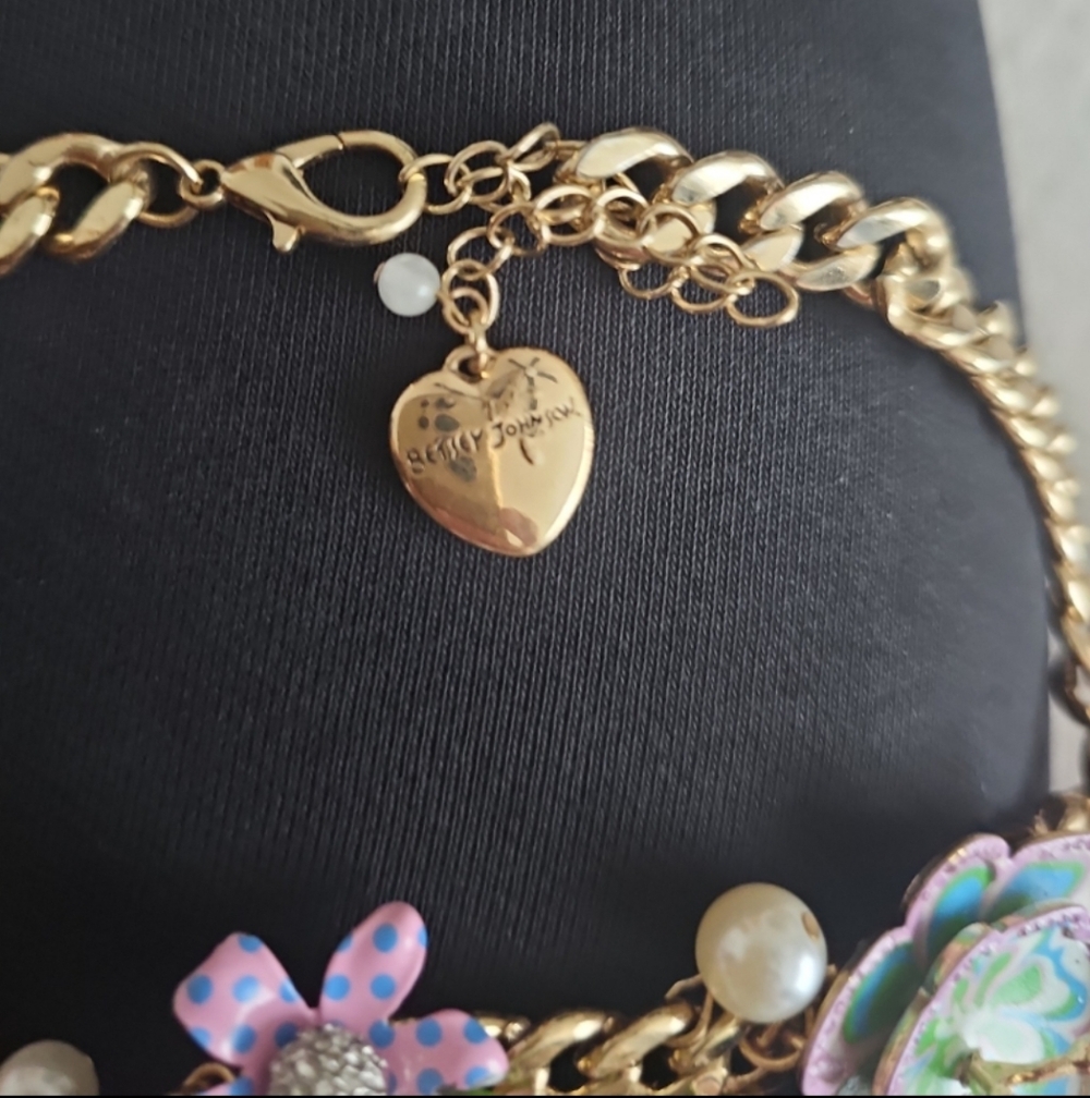 Betsey Johnson Charming Floral Necklace with Pink and Gold Details - Picture 2 of 6